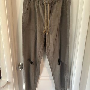 Aerie Women’s Distressed Lightweight Pants